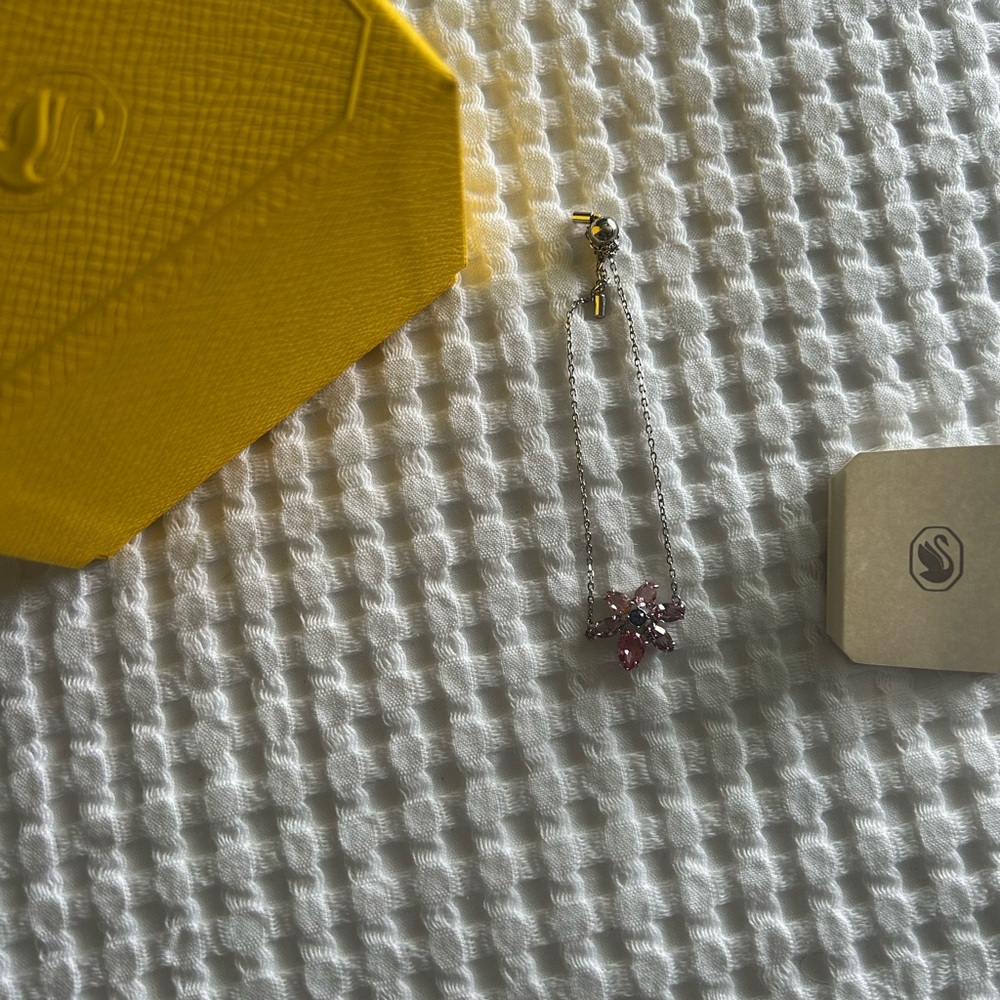 Swarovski Gema Floral Pendant Bracelet